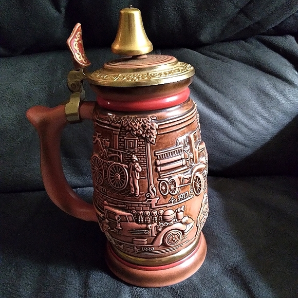 Vintage 1989 Avon Collectable Stein